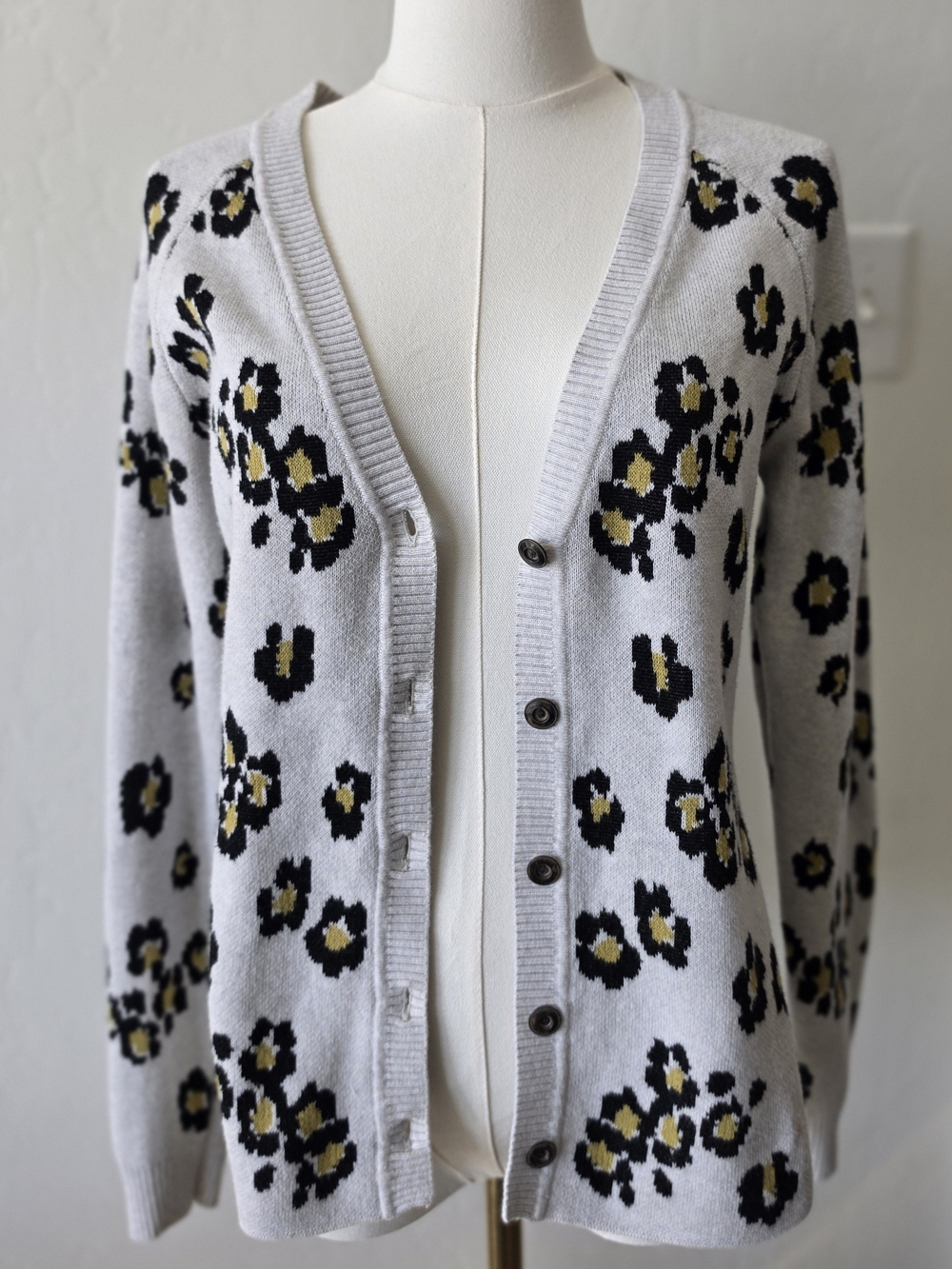 Cabi Leopard Print Knit Cardigan Sweater Gray/Yellow Animal Print Size Small